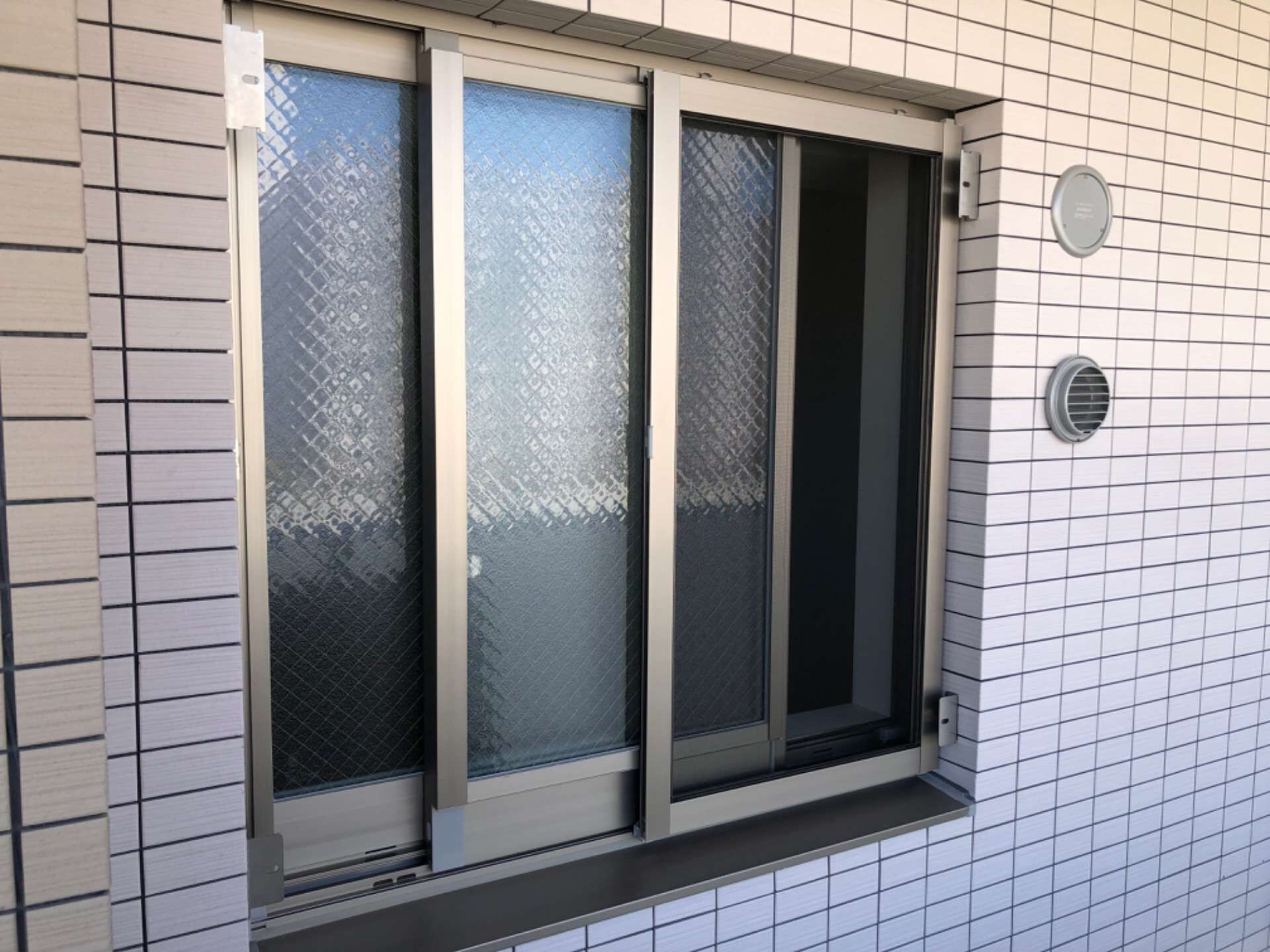 サッシ取付工募集中